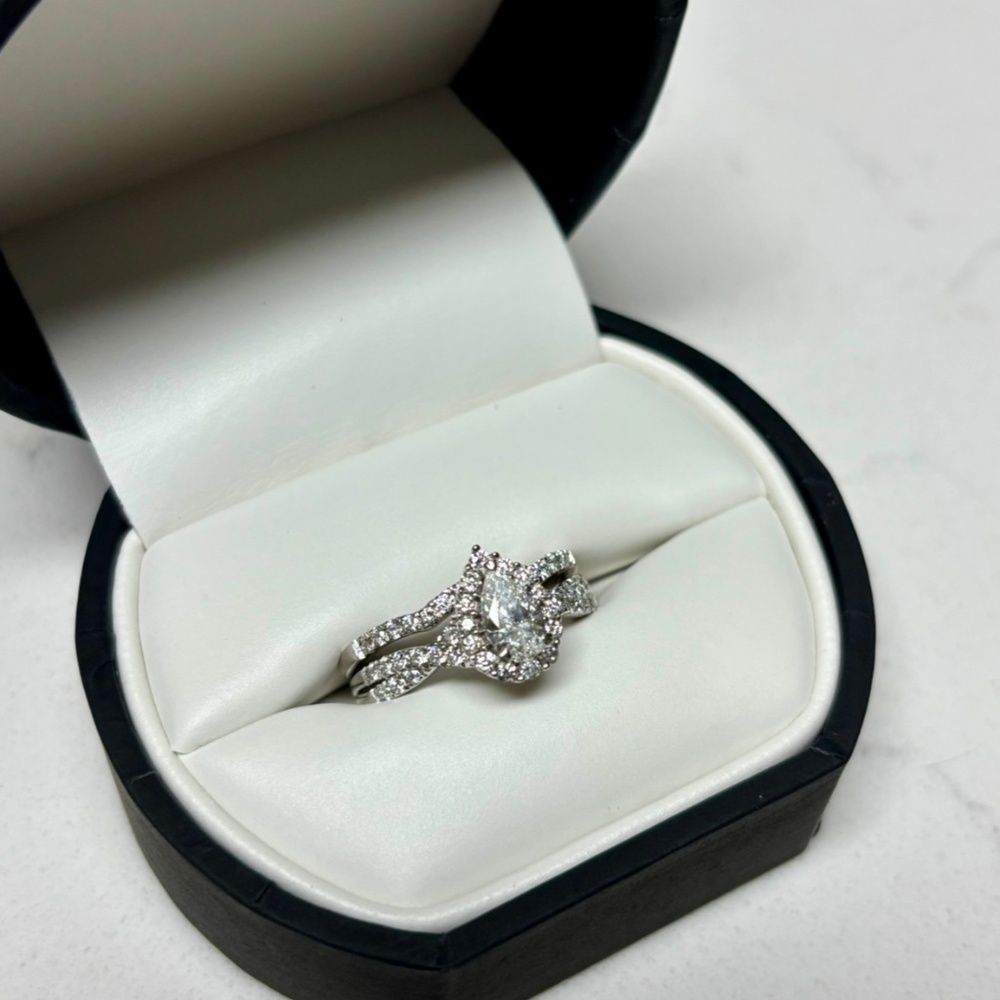 Modern Bride Signature 7/8 Carat Engagement Ring and Wedding Band Set, Size 5.75